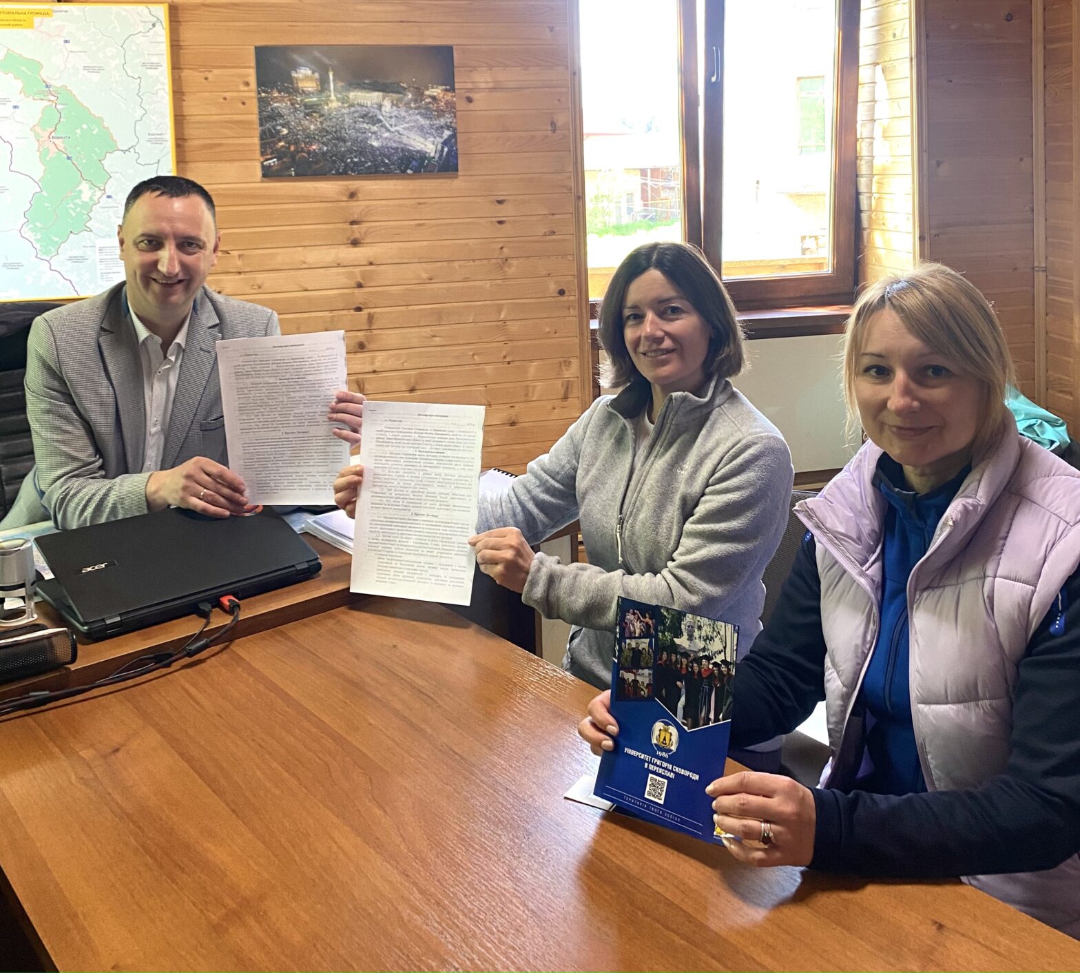 Сьогодні підписаний договір про співпрацю між Ворохтянською селищною радою та Університетом Григорія Сковороди міста Переяслав.