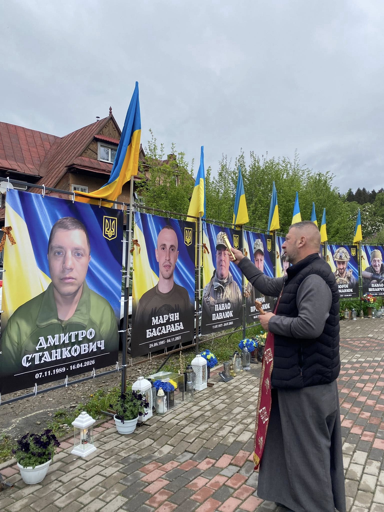 У Ворохті освятили банер на честь полеглого захисника Дмитра Станковича